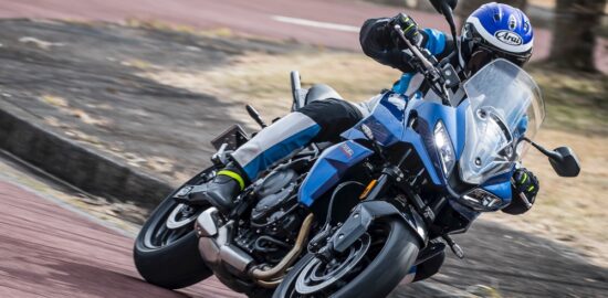 タイガースポーツ660　トライアンフ