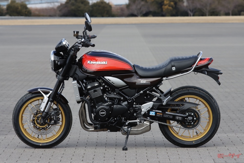 Z900RS　カワサキ　50周年