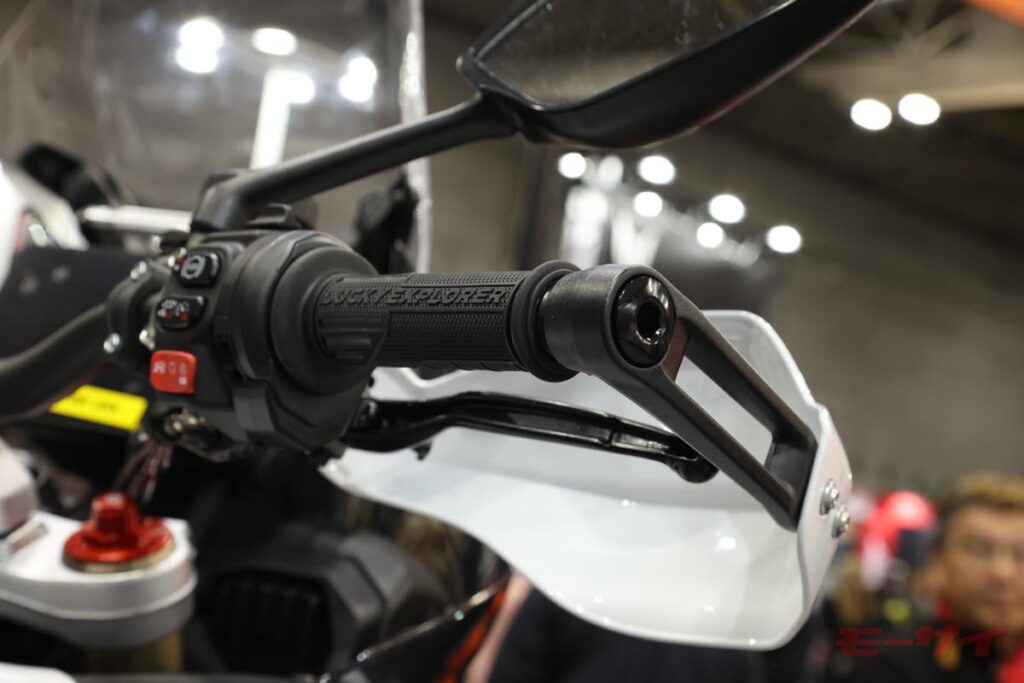 MVアグスタ LXPオリオリ　グリップ　ナックルガード