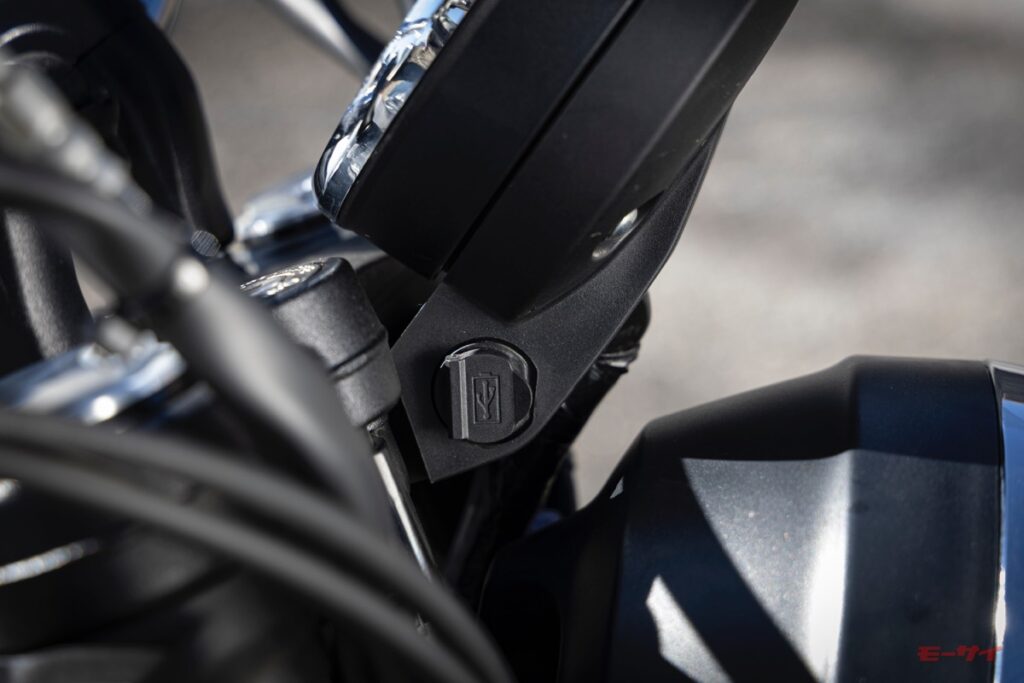 ベア650　ロイヤルエンフィールド　USB　メーター