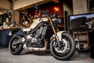 XSR900　ヤマハ　2025　アイボリー