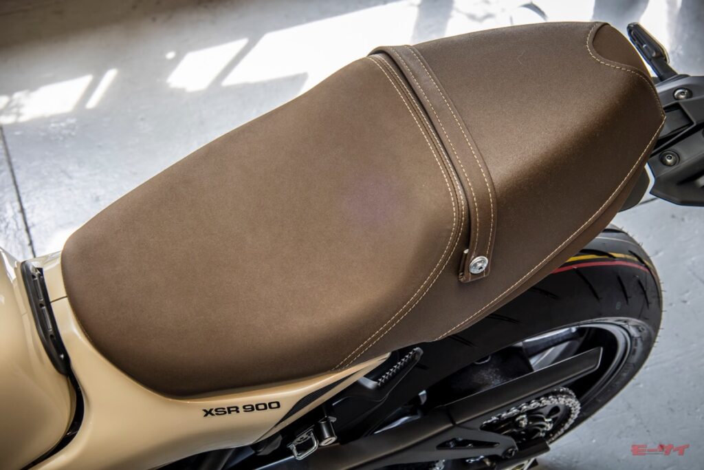XSR900　ヤマハ　2025　シート