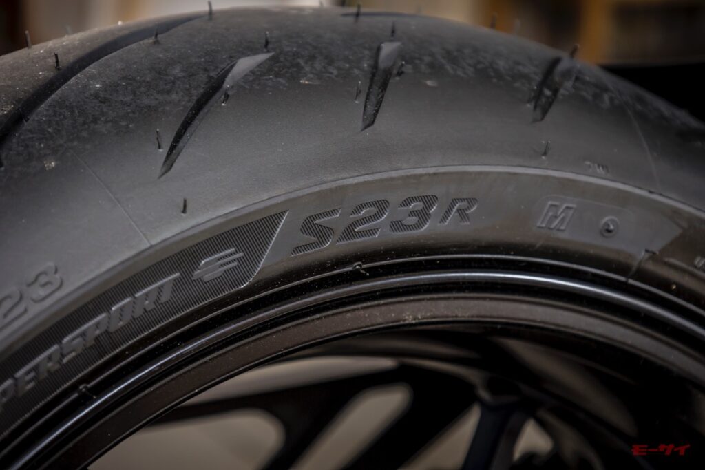 XSR900　ヤマハ　2025　タイヤ　S23