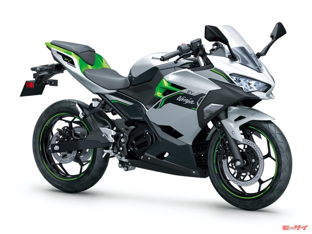 画像ギャラリー】新「Ninja 1100SX SE」や新「Z900 SE」も展示