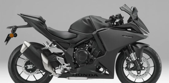 新型『CBR400R FOUR E-Clutch』の走りは高回転域で『CB400 SUPER FOUR E-Clutch』を上回る!? 馬力だけじゃなく足つき性も魅力のひとつ！【Honda2026新車ニュース】